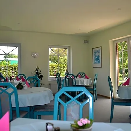 Flora Hotel