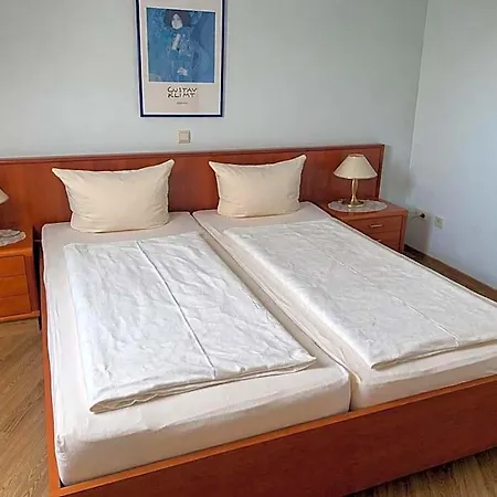 Hotel Flora 3*