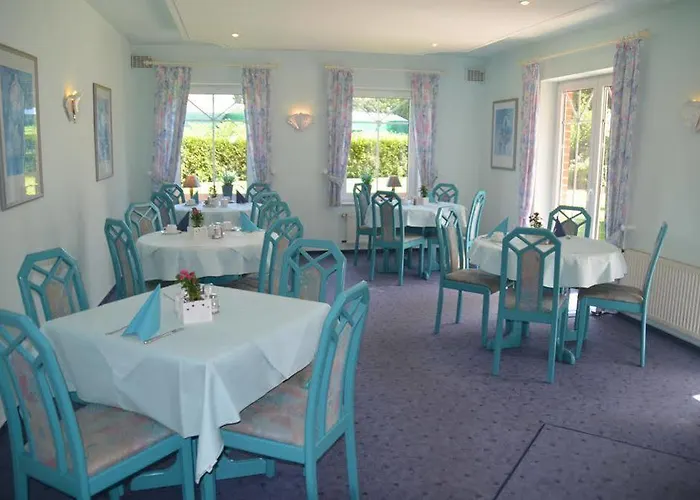 Flora Hotel 3*